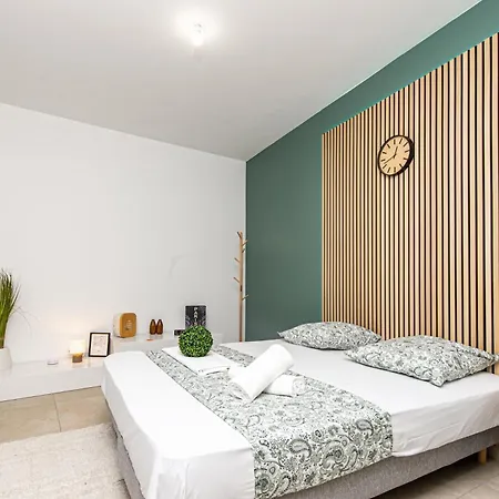 Neuf - Patio Interieur - Parking - Ef Apartment *