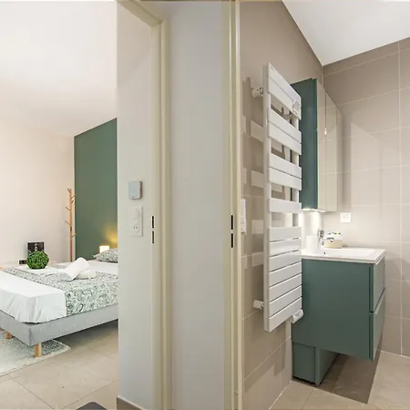 Apartment Neuf - Patio Interieur - Parking - Ef *